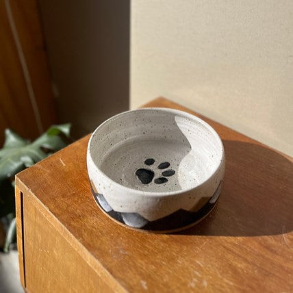 Clay & Ball Mountain Dog Bowl